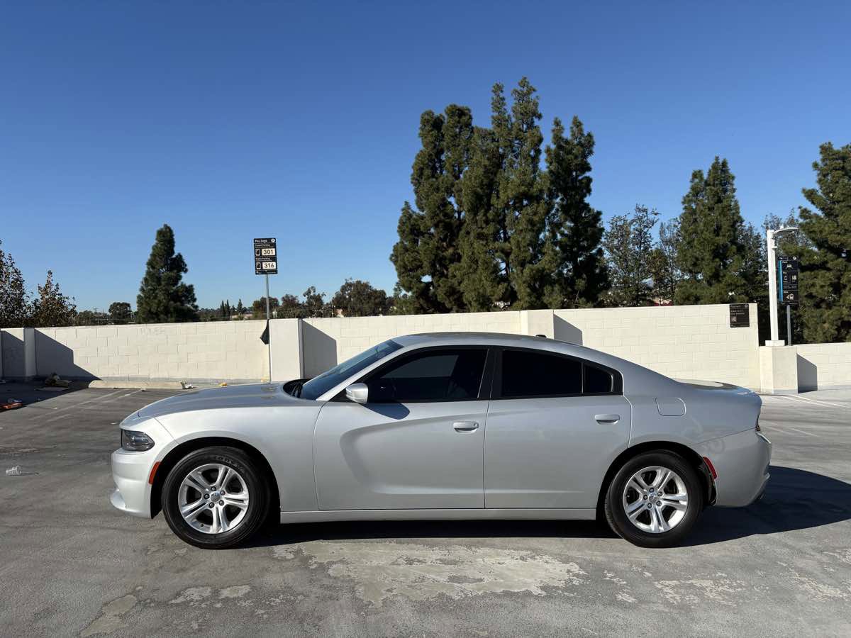 Used 2019 Dodge Charger SXT image 5