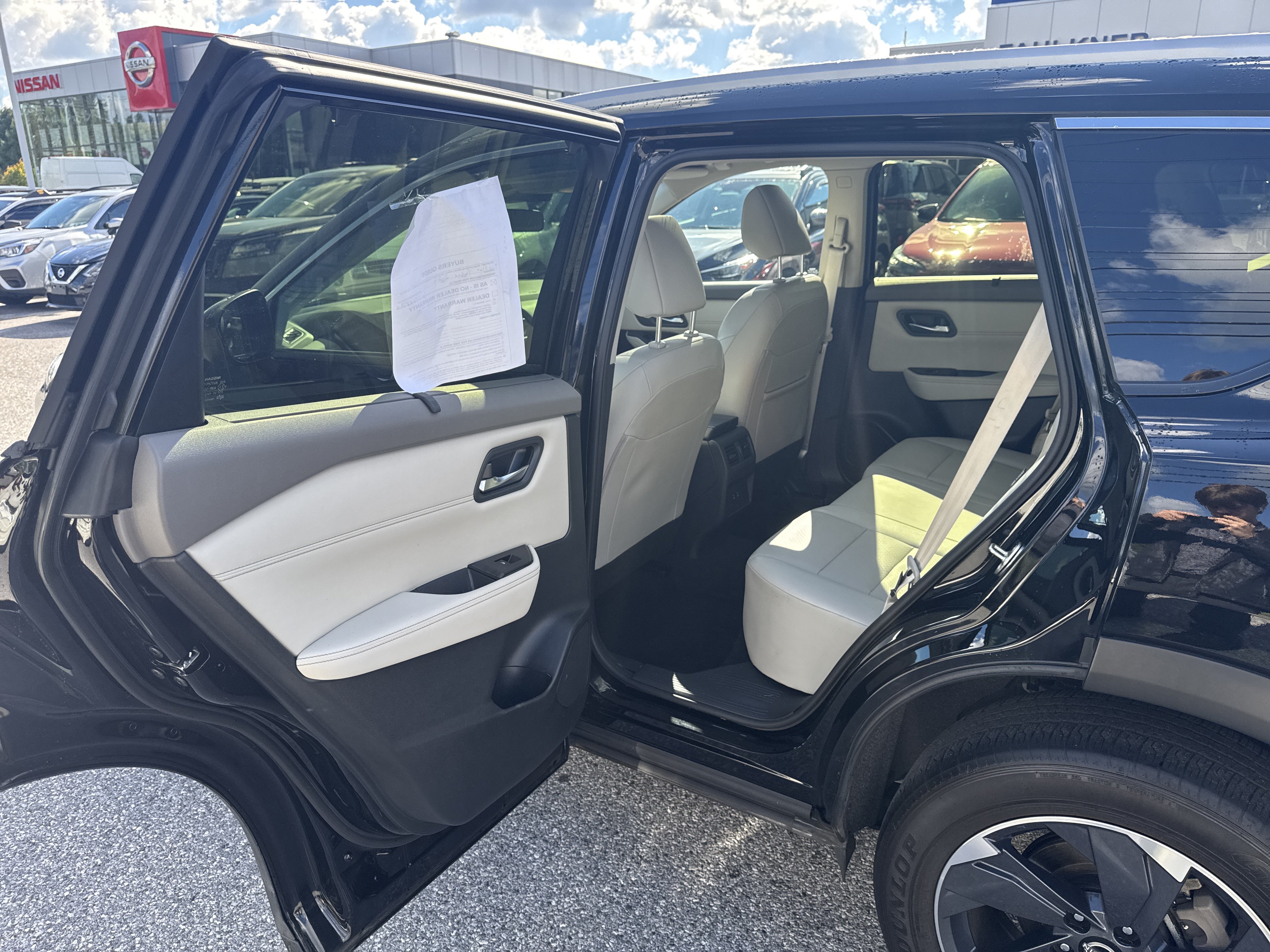 Used 2024 Nissan Rogue SV w/ SV Premium Package AWD/4WD image 19