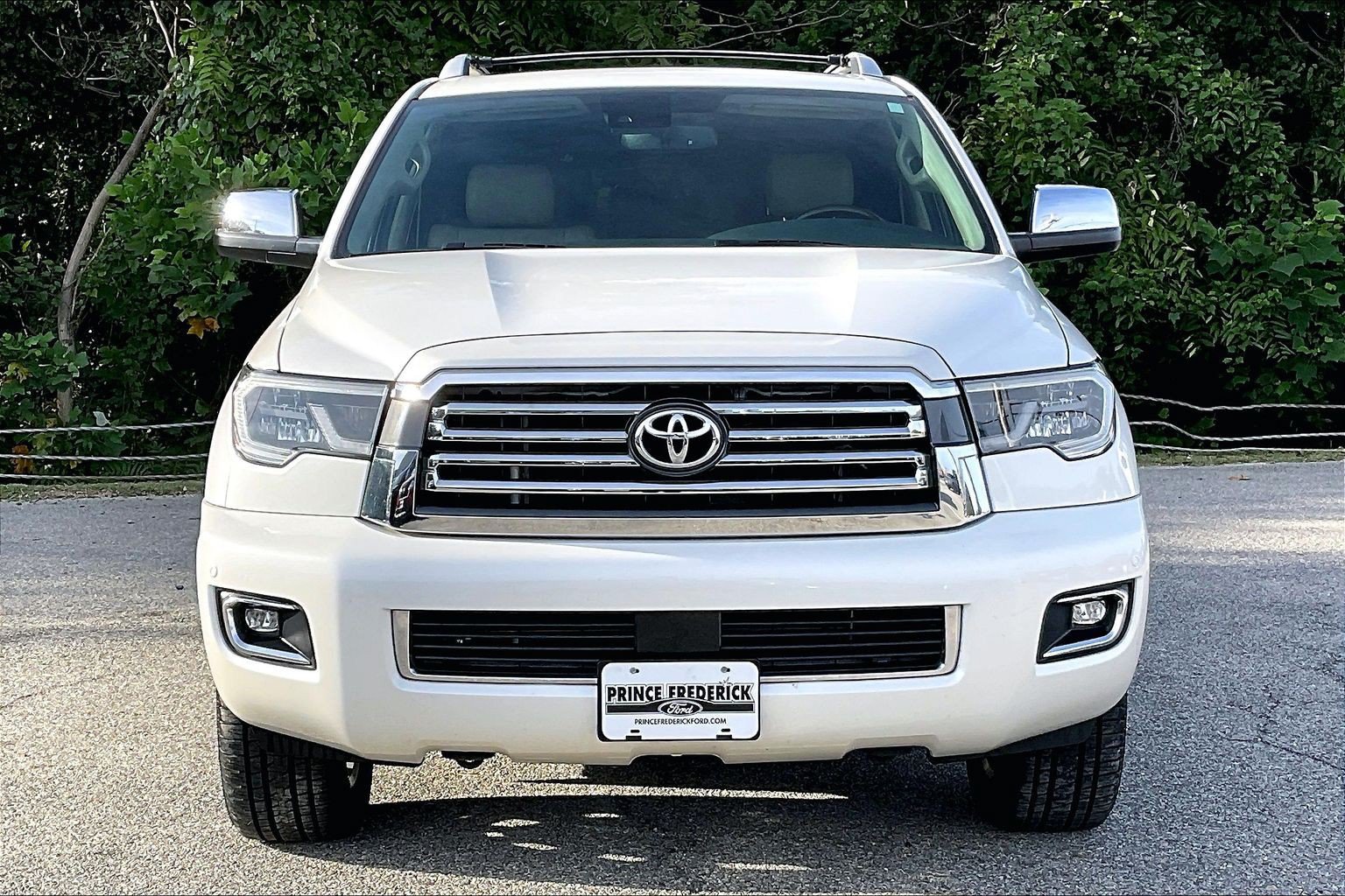 Used 2021 Toyota Sequoia Platinum AWD/4WD image 2