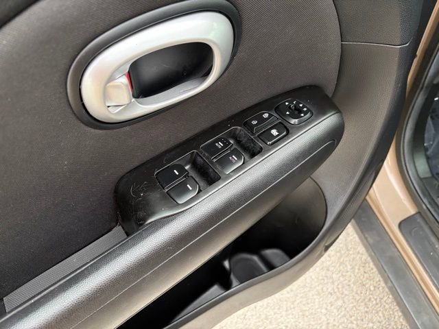 Used 2014 Kia Soul image 16