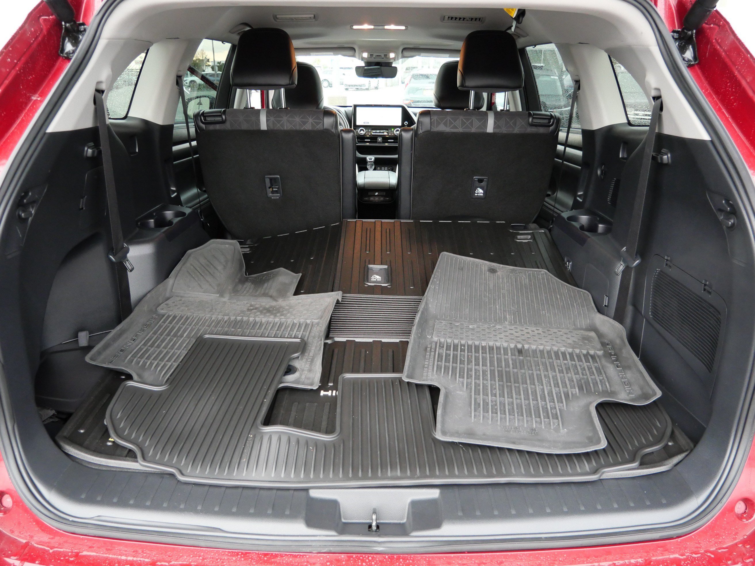 Used 2025 Toyota Highlander XLE AWD/4WD image 19