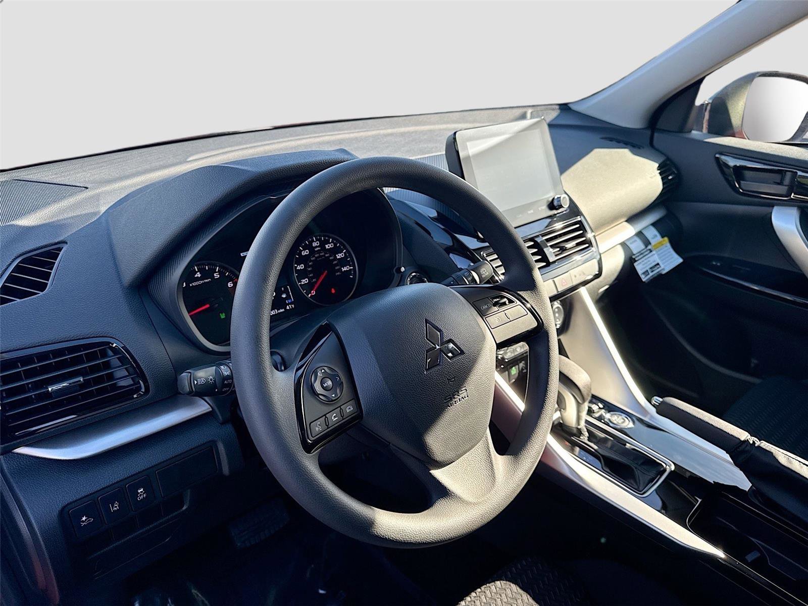 New 2026 Mitsubishi Eclipse Cross LE AWD/4WD image 9