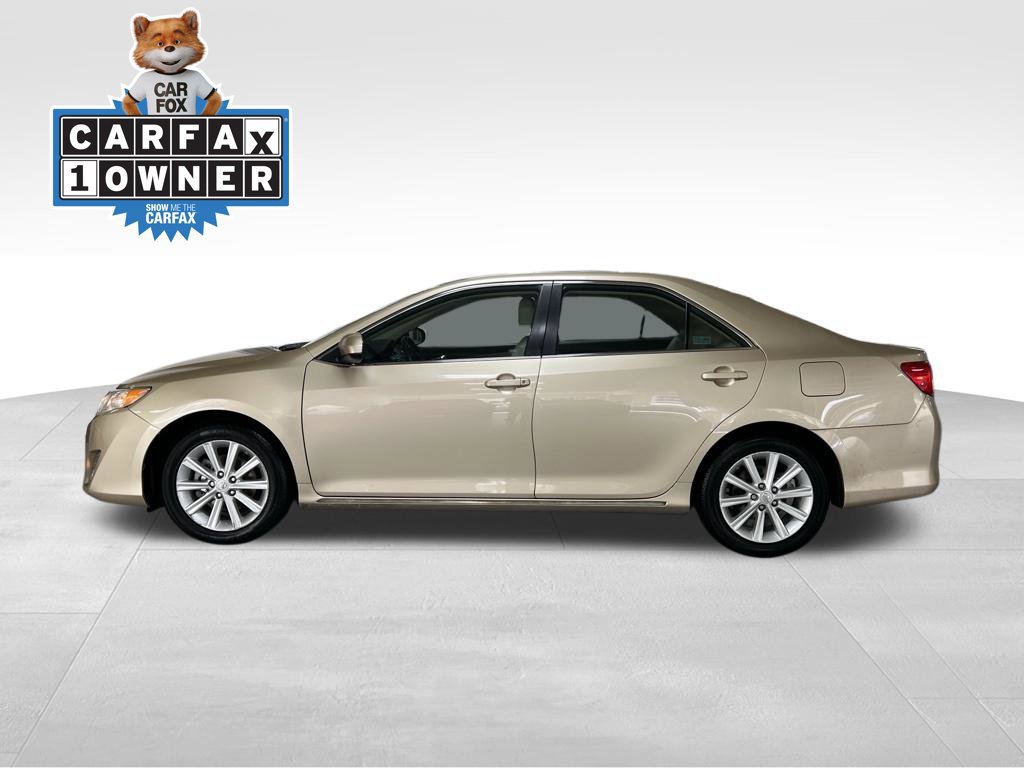 Used 2012 Toyota Camry XLE w/ Convenience Pkg FWD image 2