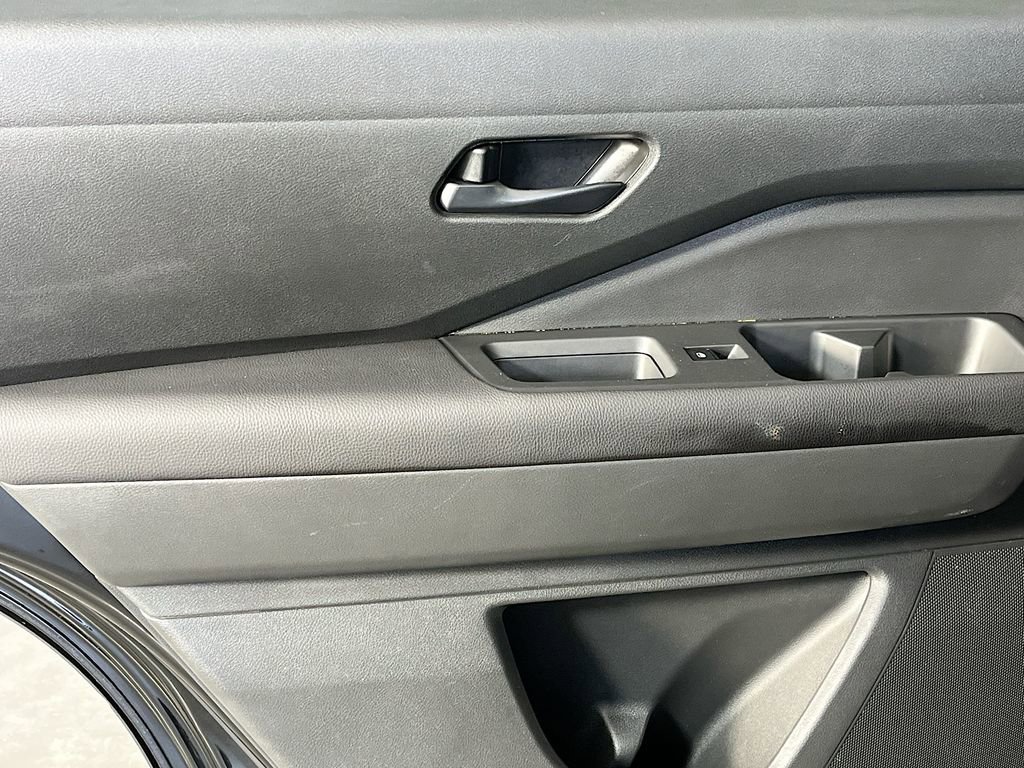 Used 2024 Nissan Pathfinder SV w/ Black Appearance Package image 29