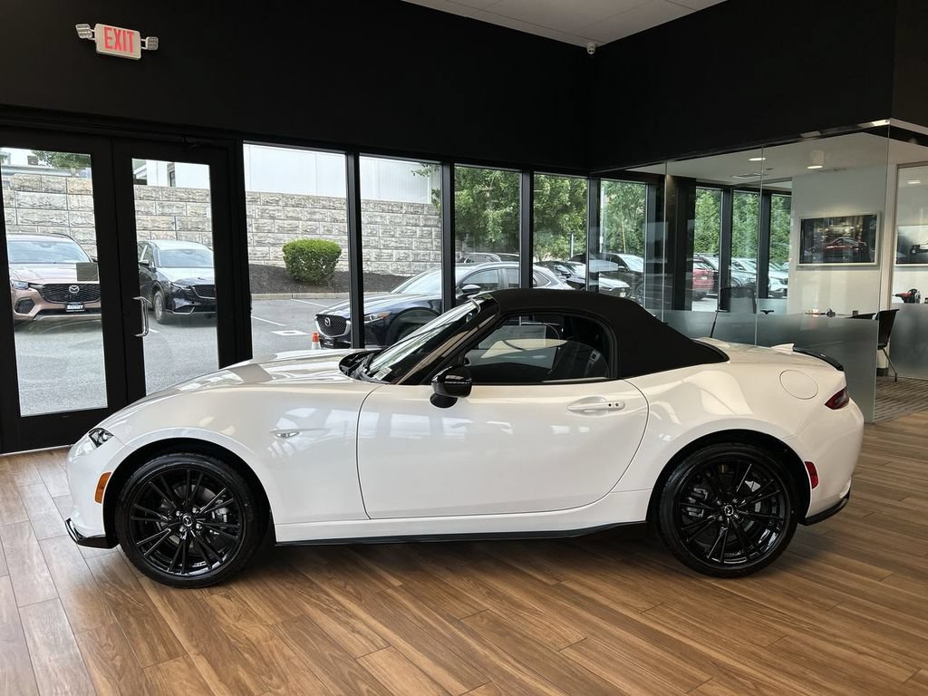 New 2026 MAZDA MX-5 Miata Club w/ Appearance Package RWD image 5