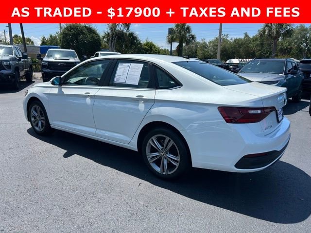 Used 2023 Volkswagen Jetta SE FWD image 4