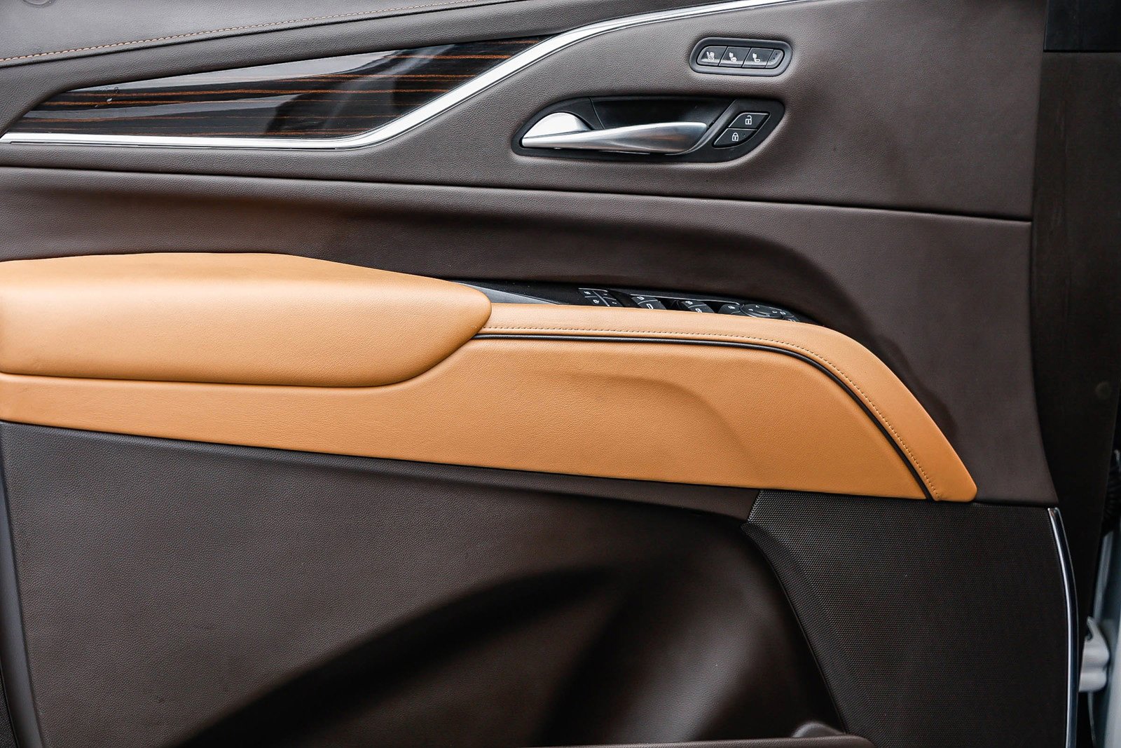 Used 2023 Cadillac Escalade ESV Sport w/ LPO, ONYX Package image 22