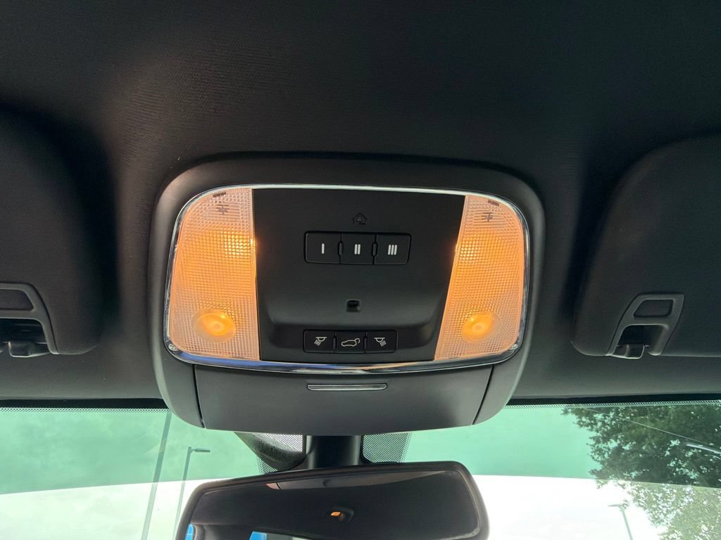 Used 2015 Jeep Grand Cherokee Limited AWD/4WD image 32