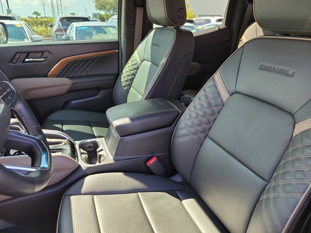 Used 2023 GMC Canyon Denali image 19