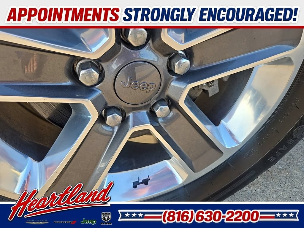 Used 2018 Jeep Wrangler Unlimited Sahara AWD/4WD image 26