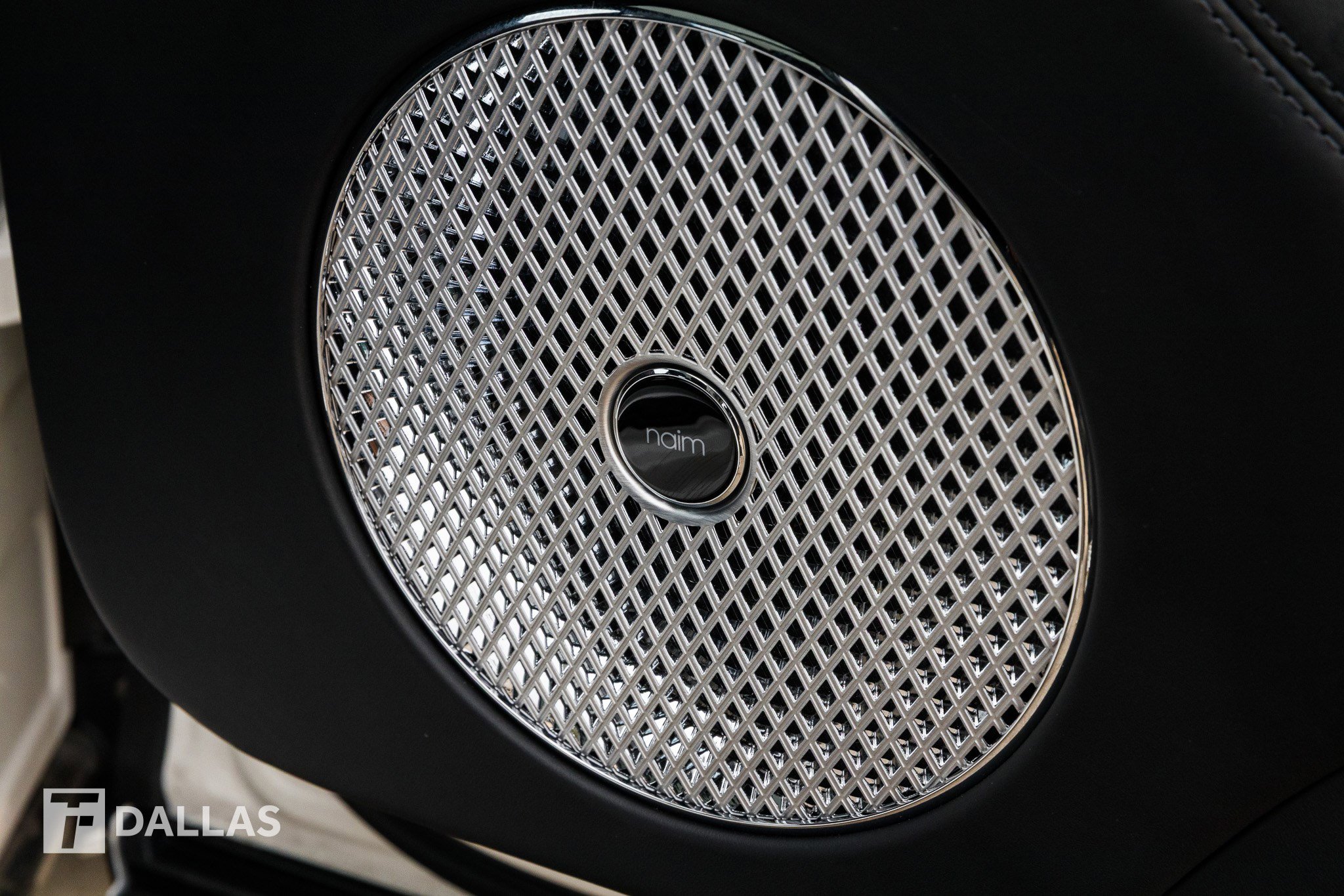 Used 2025 Bentley Bentayga image 36