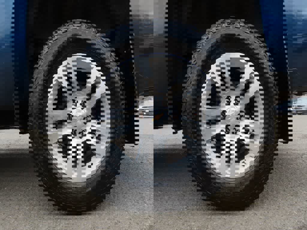 Used 2018 Chevrolet Silverado 1500 LT w/ All Star Edition image 10