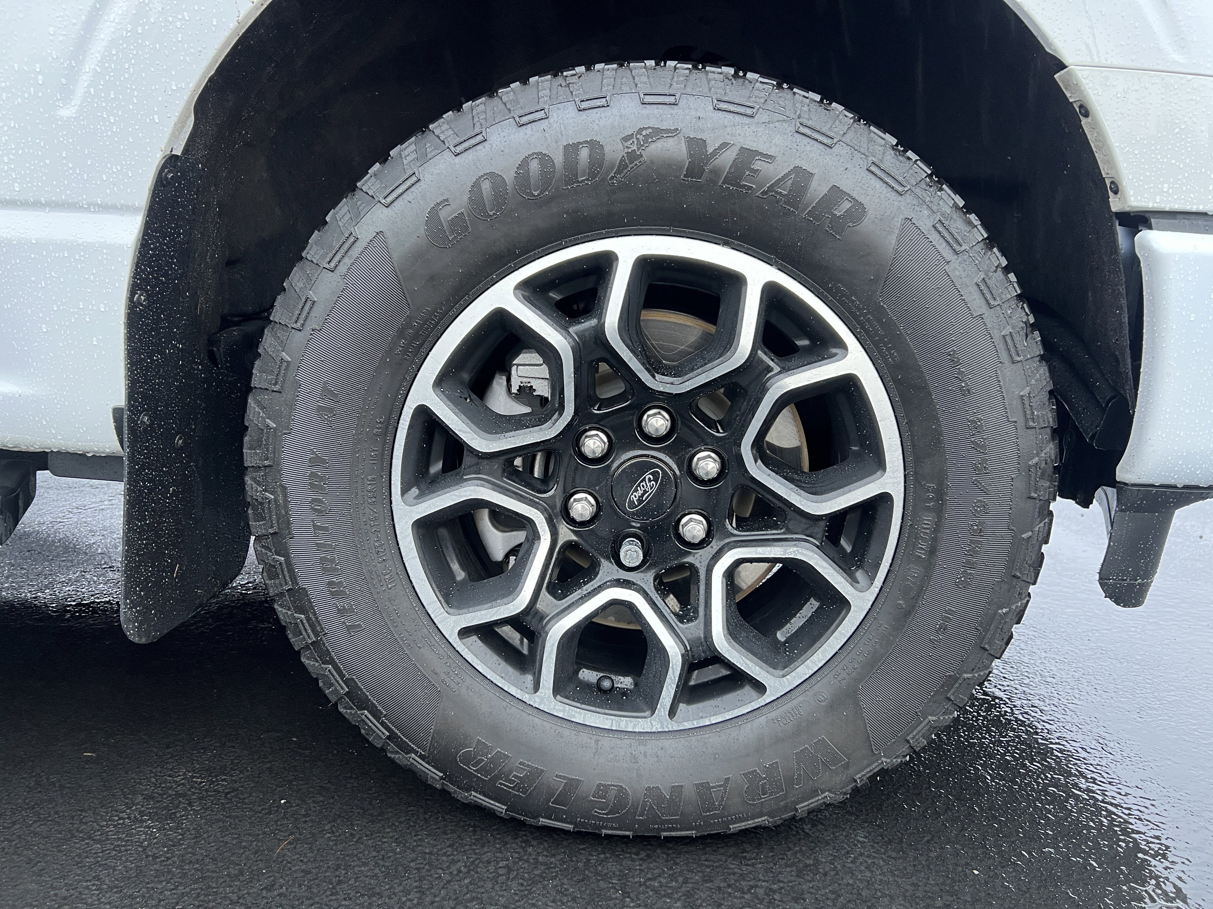 Used 2022 Ford F150 XLT w/ Equipment Group 302A High image 11