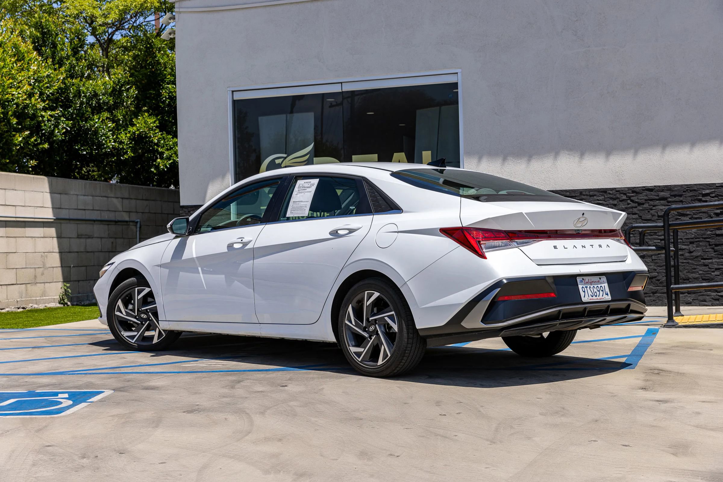 Used 2025 Hyundai Elantra SEL FWD image 15