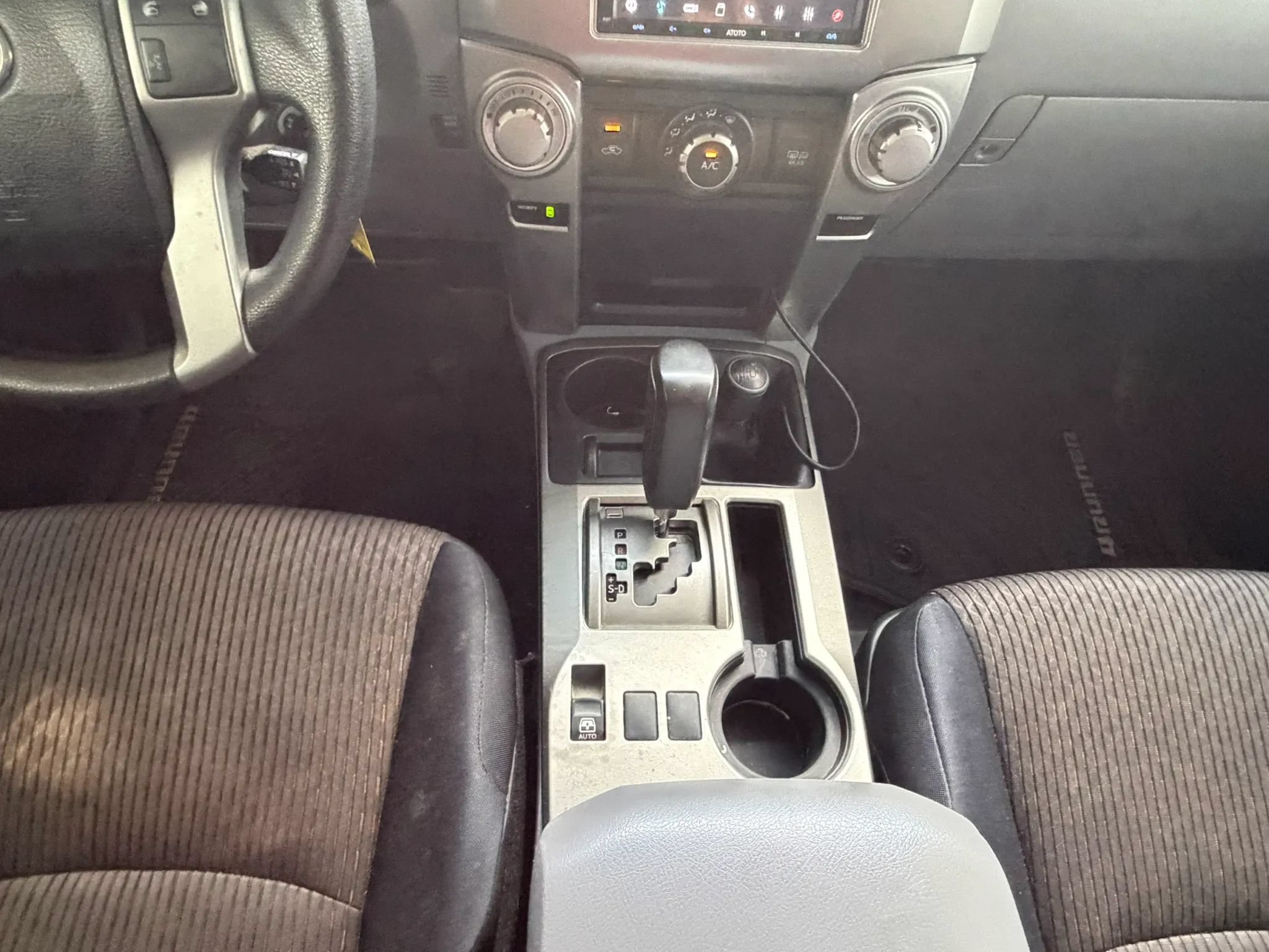 Used 2010 Toyota 4Runner SR5 AWD/4WD image 21