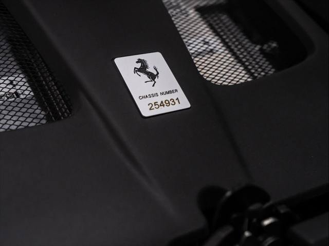 Used 2020 Ferrari 812 Superfast RWD image 18