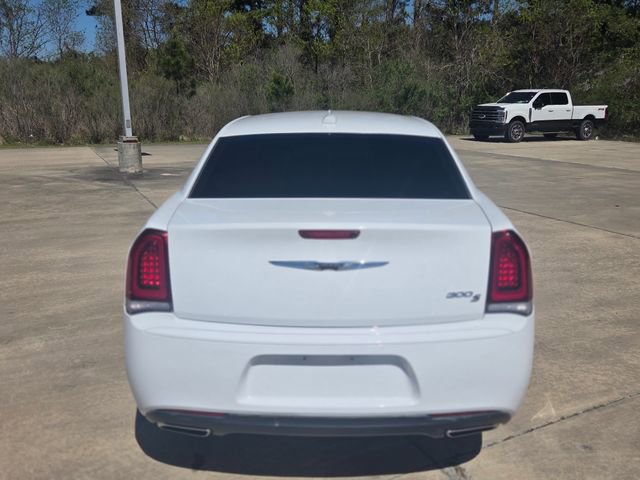 Used 2019 Chrysler 300 S image 4