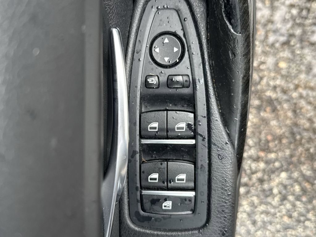 Used 2018 BMW 320i xDrive Sedan image 13