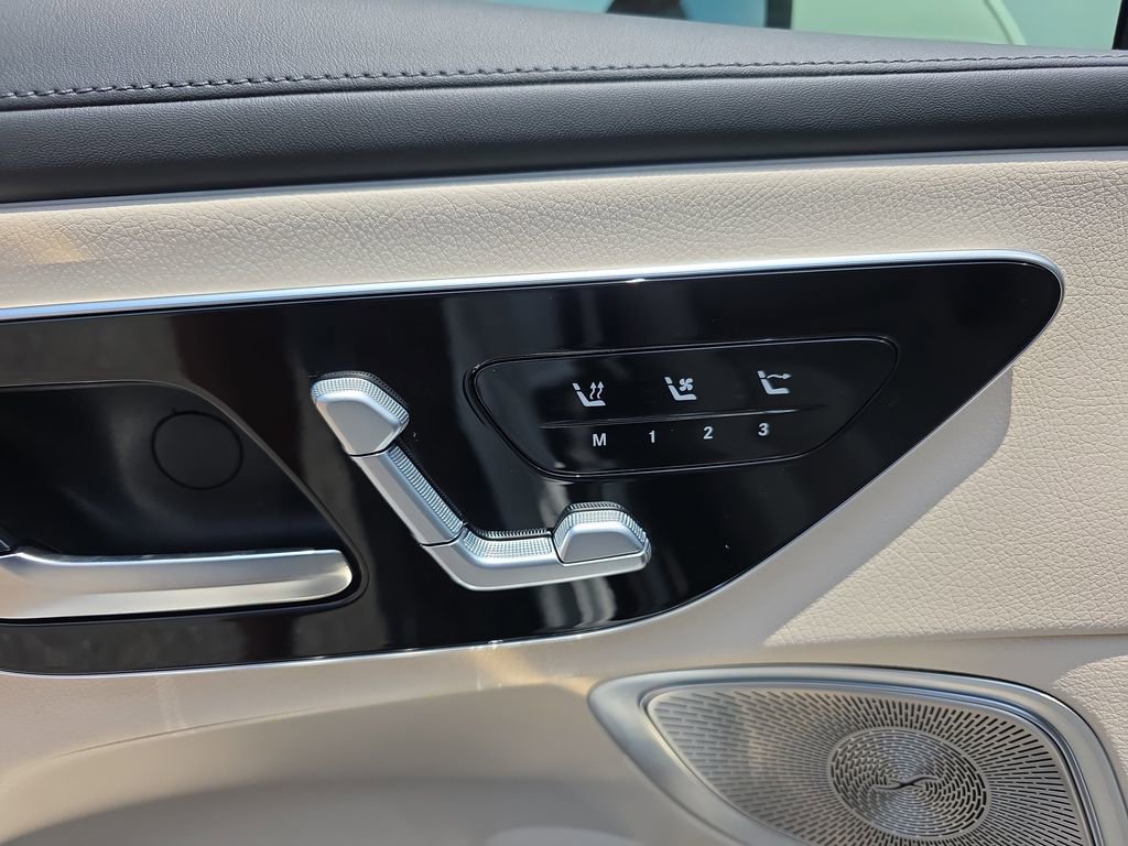 Used 2024 Mercedes-Benz CLE 300 4MATIC Cabriolet image 11
