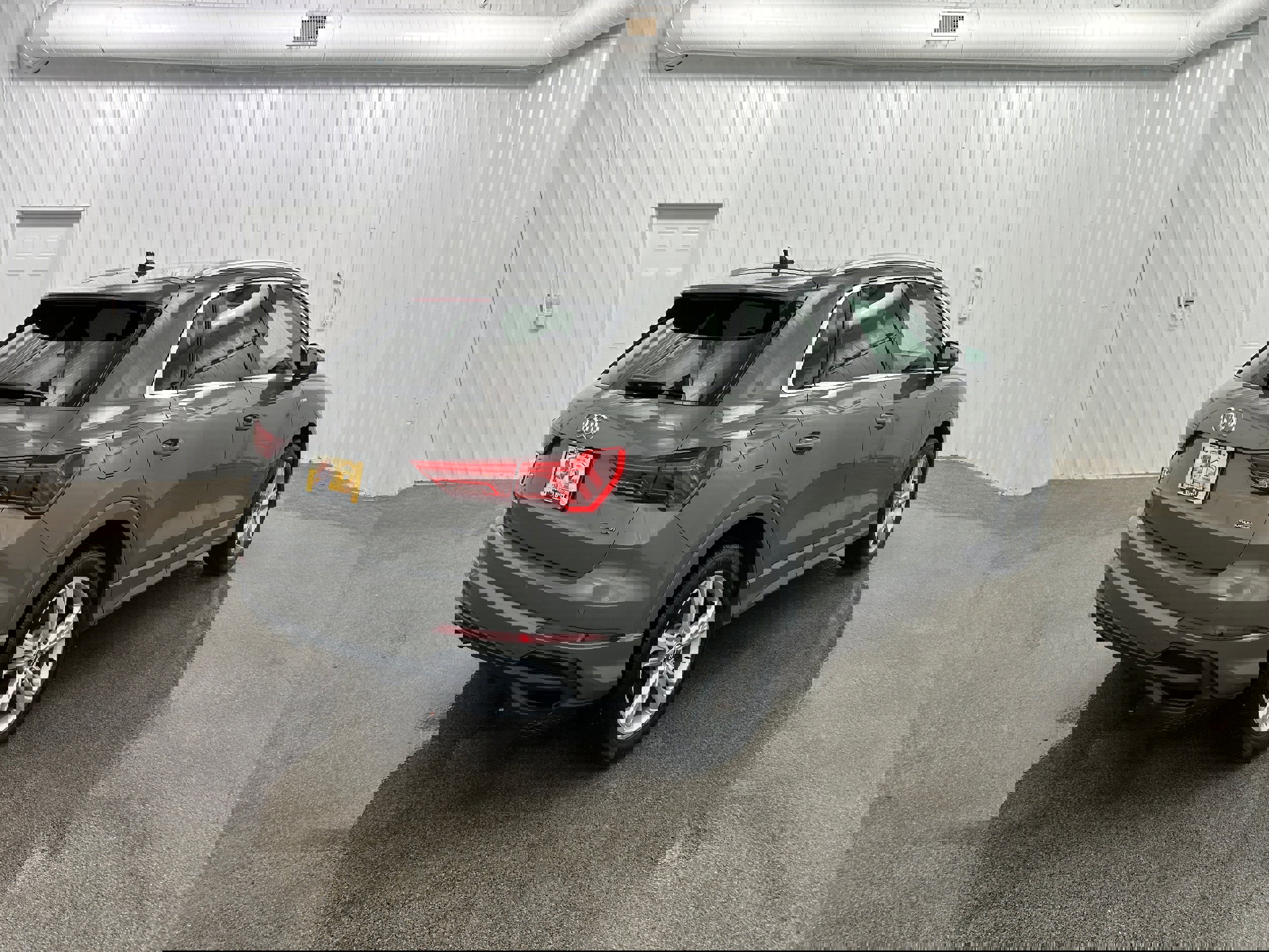 Used 2020 Audi Q3 2.0T Premium Plus w/ Premium Plus Package image 35