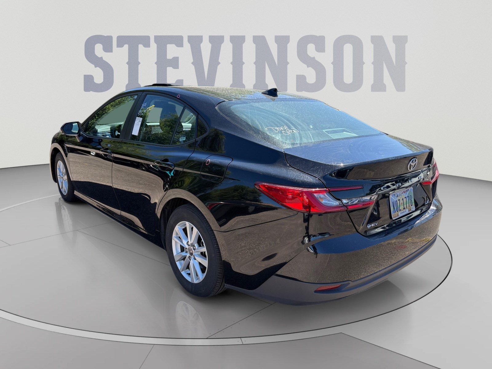 Used 2025 Toyota Camry LE FWD image 3