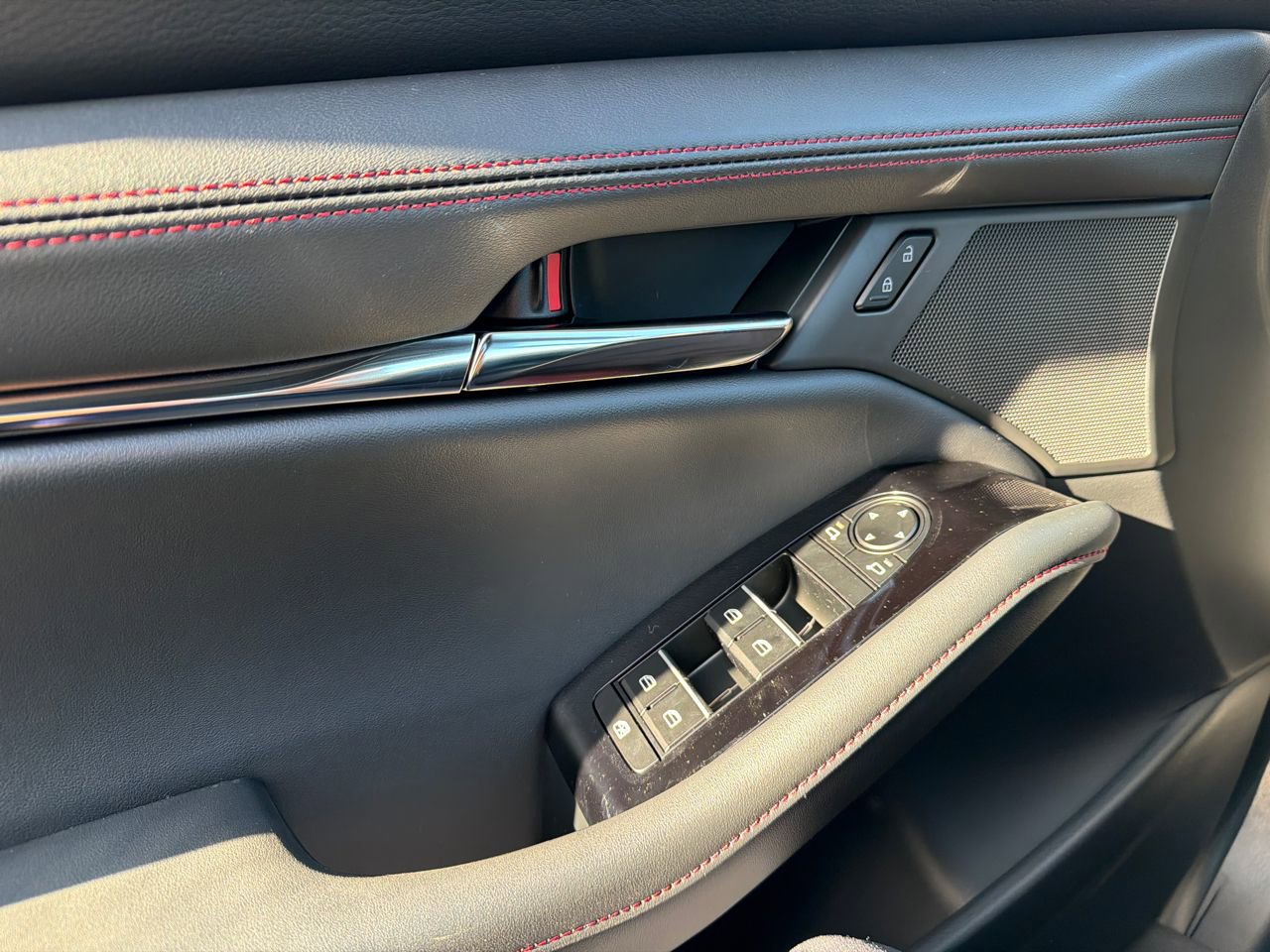 New 2026 MAZDA MAZDA3 Carbon image 33