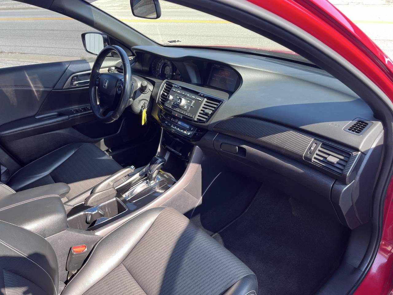 Used 2017 Honda Accord Sport image 17