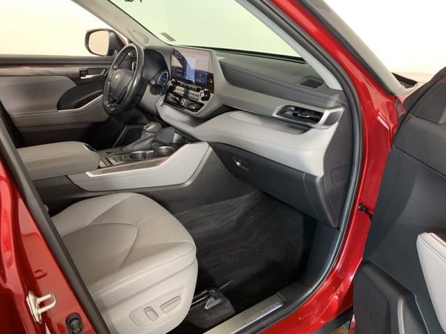 Used 2021 Toyota Highlander Platinum image 45