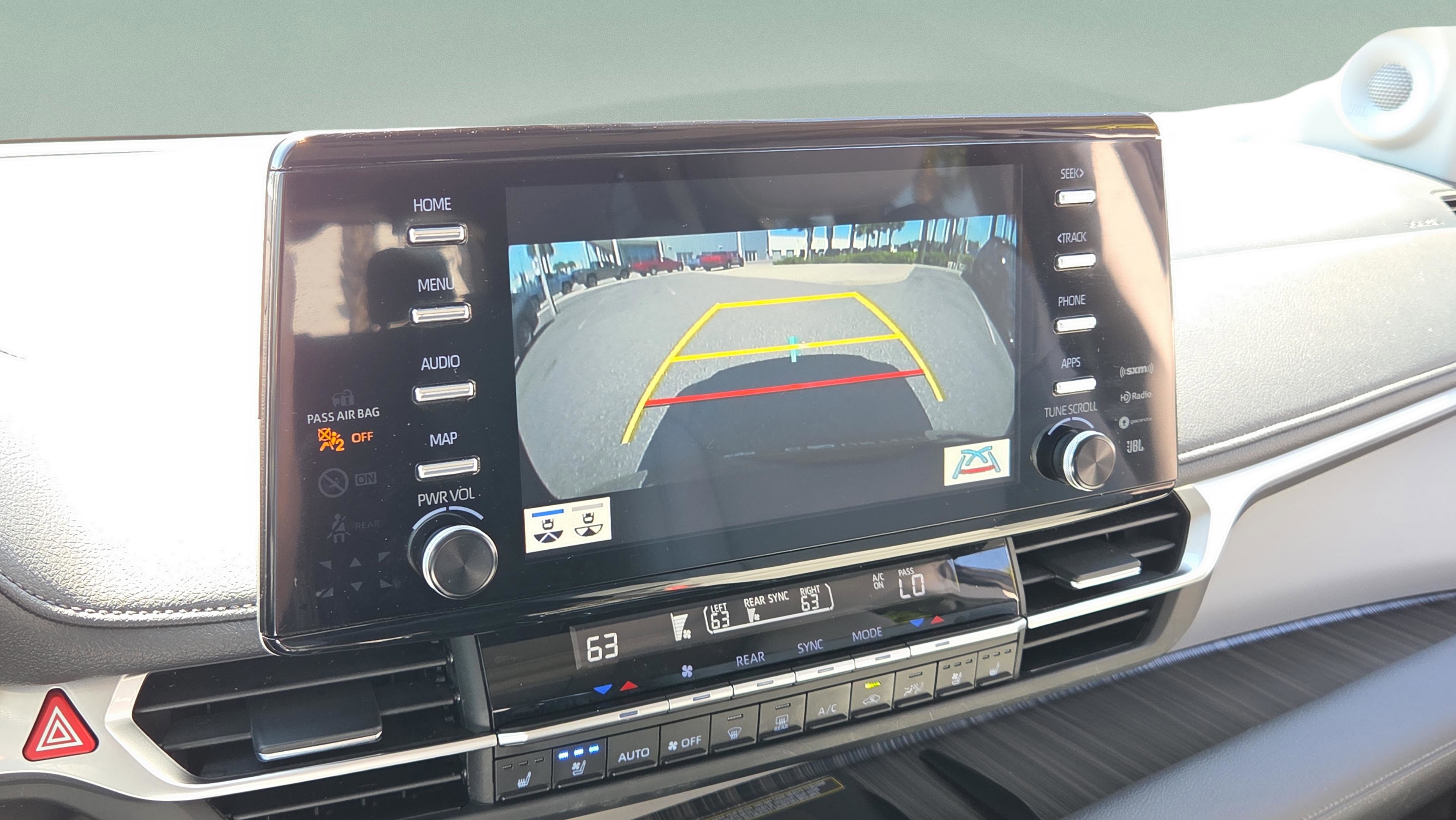 Certified 2023 Toyota Sienna Limited image 28