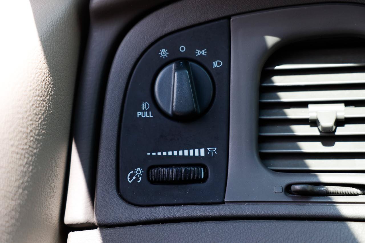 Used 2009 Mercury Grand Marquis LS RWD image 36