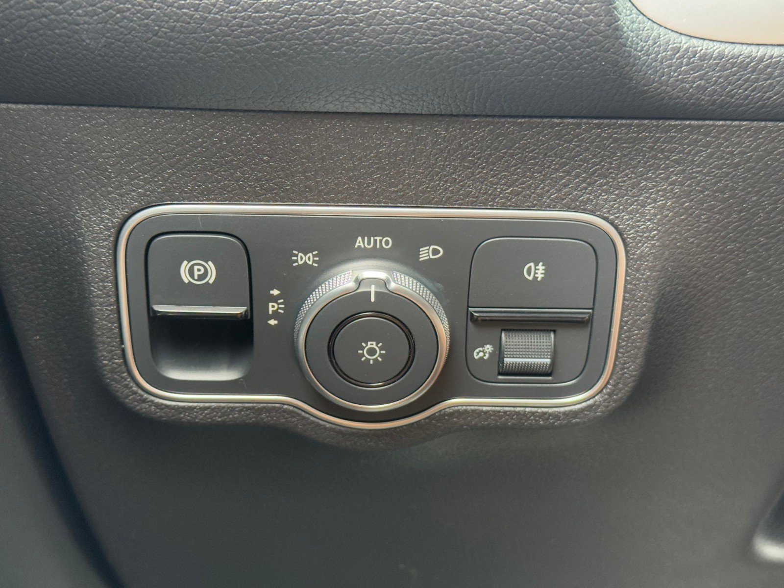 Used 2024 Mercedes-Benz GLB 35 AMG 4MATIC image 20