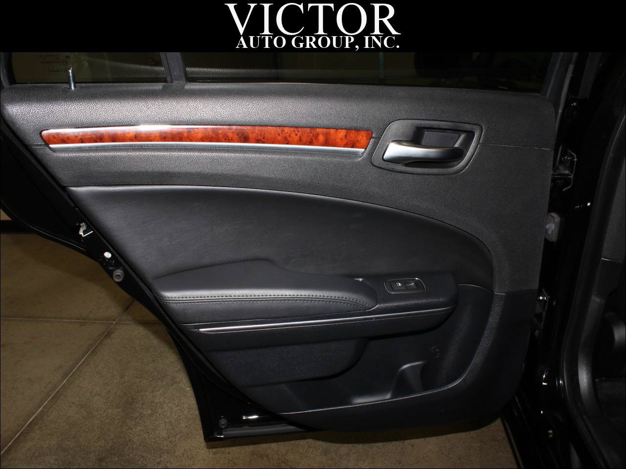 Used 2012 Chrysler 300 Limited RWD image 27