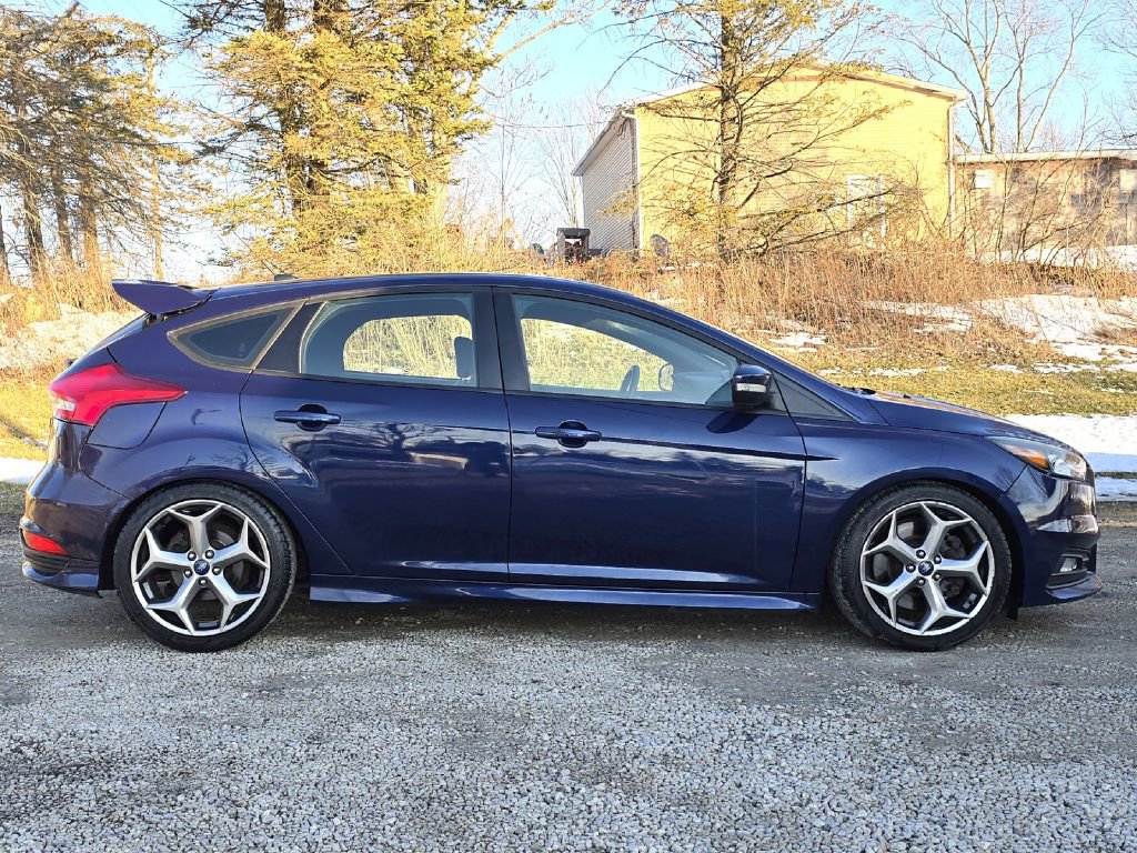 Used 2017 Ford Focus ST image 8