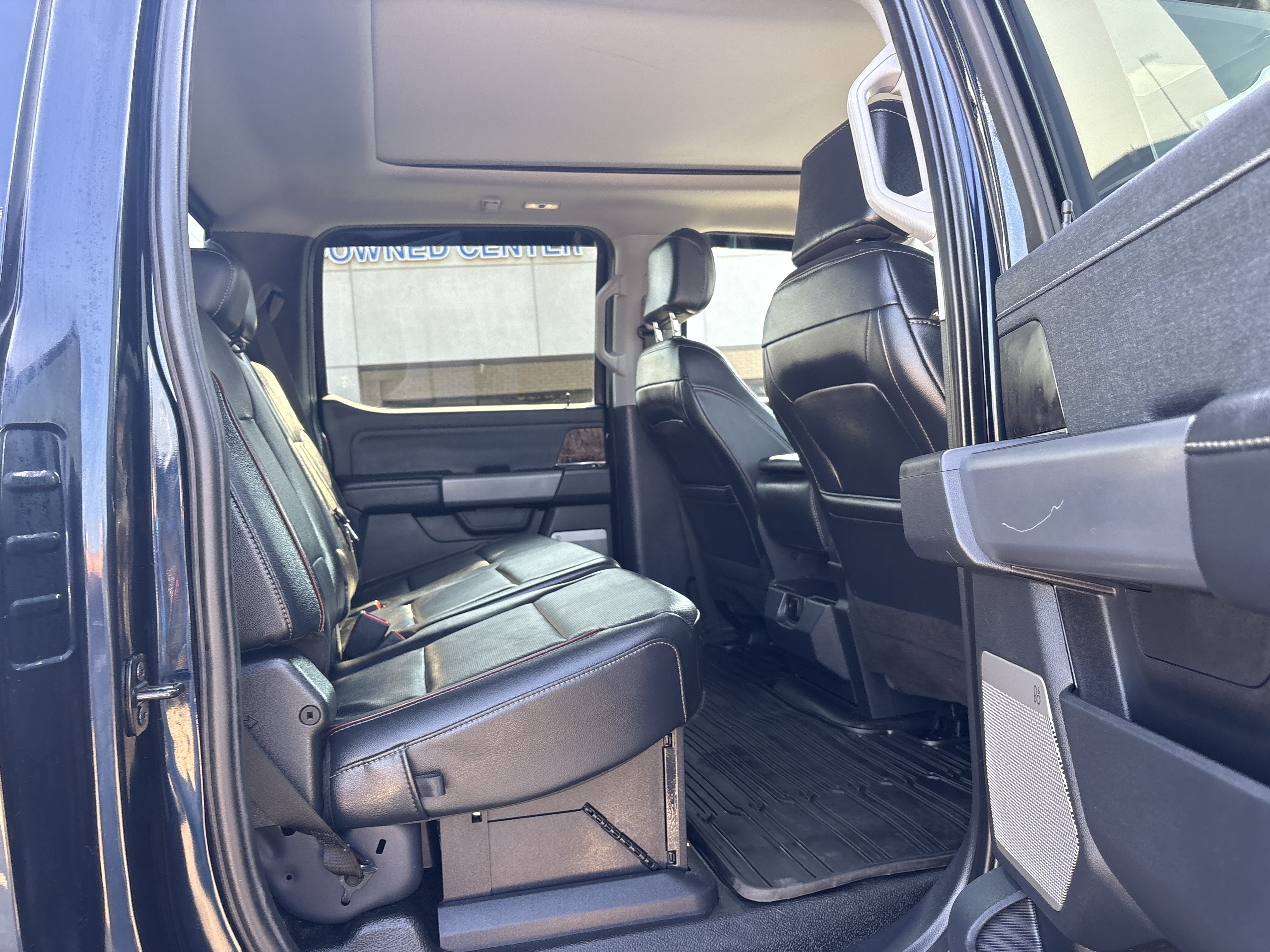 Used 2024 Ford F250 Lariat w/ Tremor Off-Road Package AWD/4WD image 7