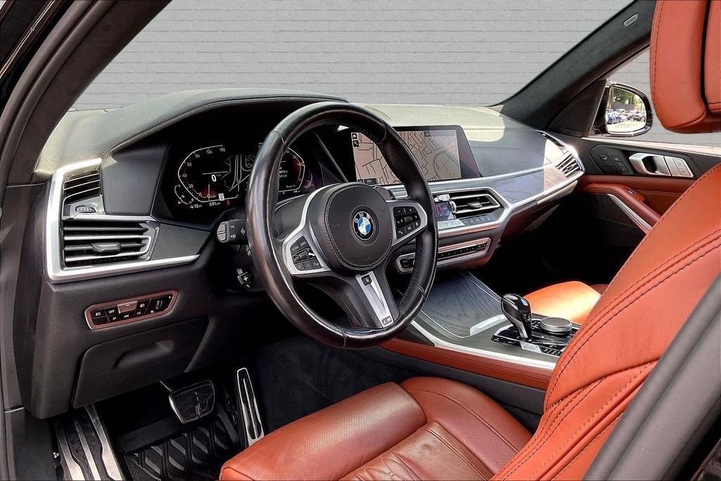 Used 2022 BMW X7 xDrive40i w/ M Sport Package AWD/4WD image 16