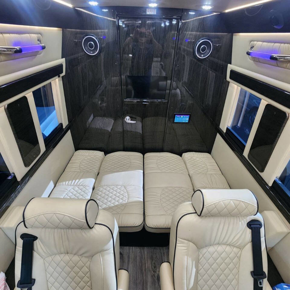 Used 2023 Mercedes-Benz Sprinter 3500 image 16