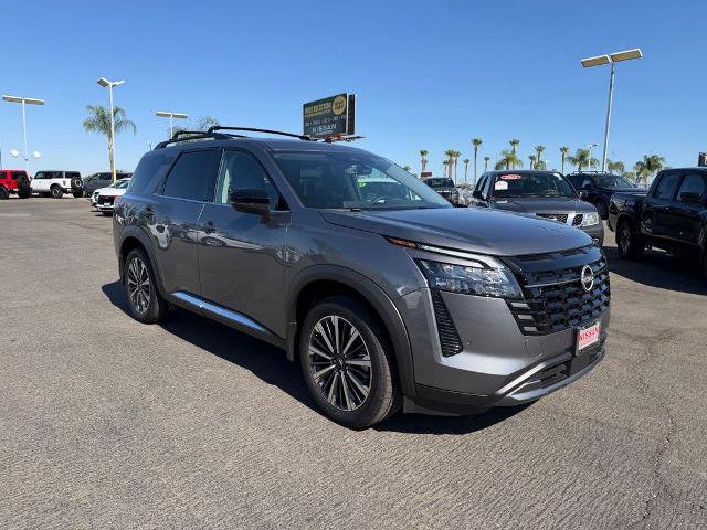 New 2026 Nissan Pathfinder Platinum w/ Cargo Package