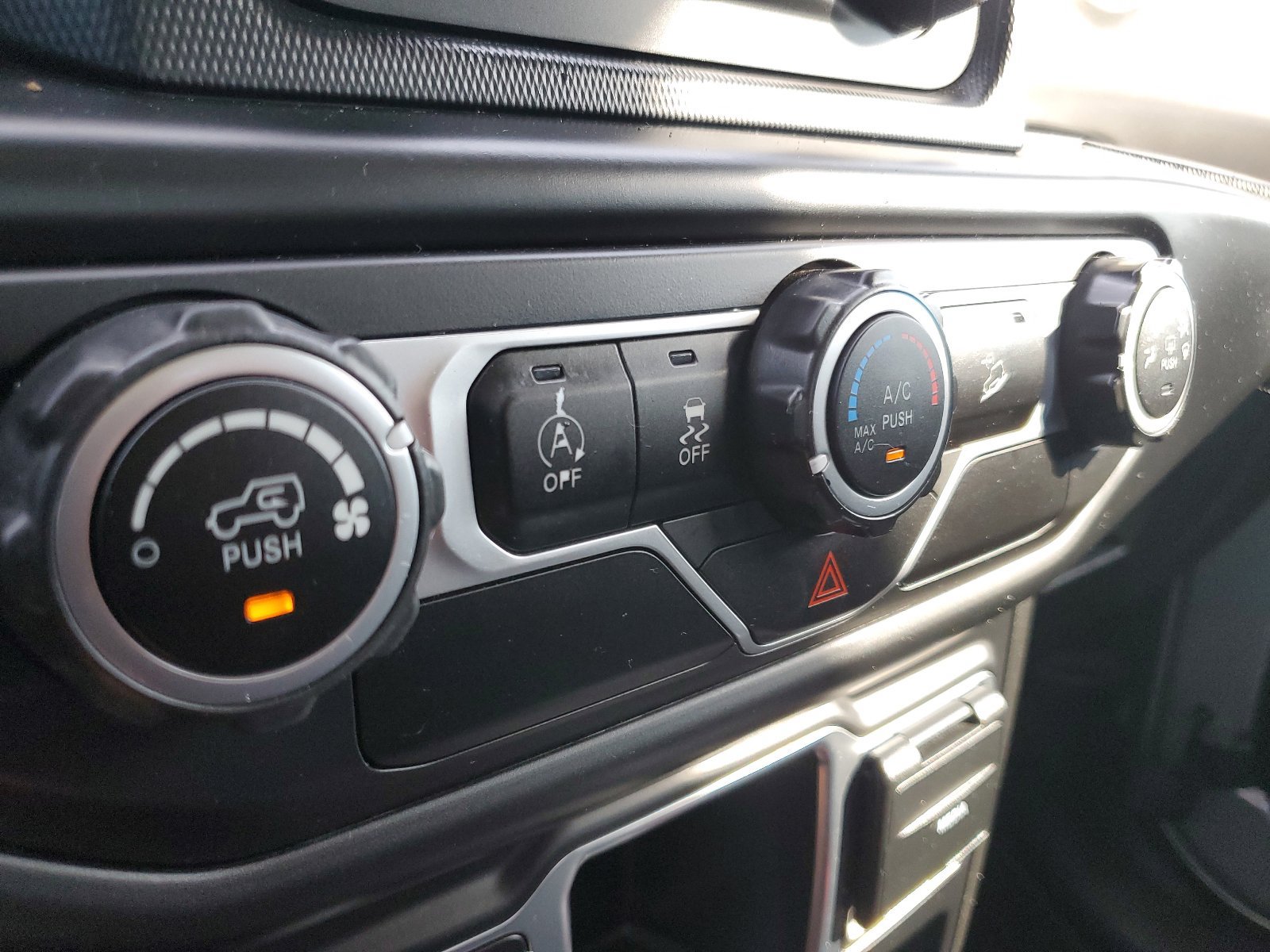Used 2020 Jeep Wrangler Sport AWD/4WD image 25