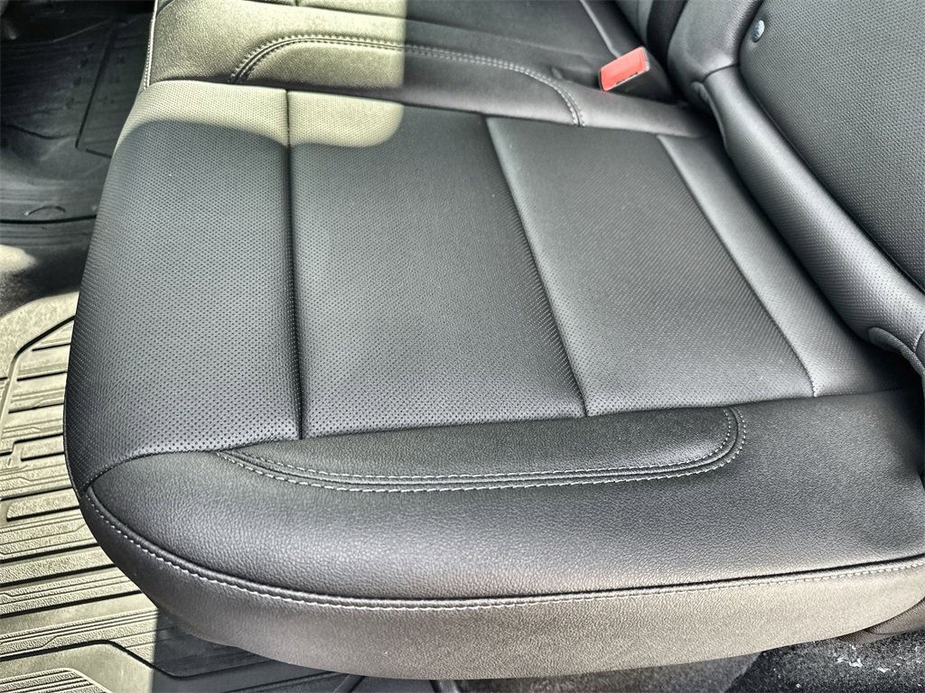 New 2026 GMC Sierra 1500 SLT image 17