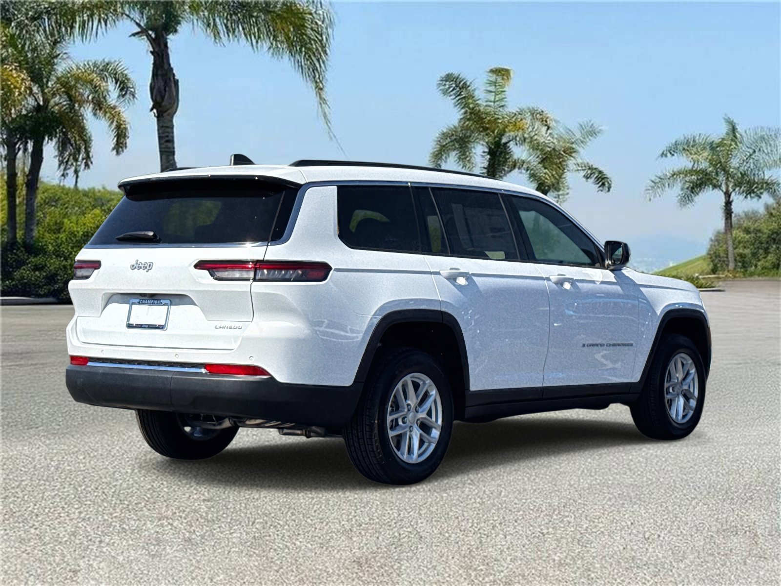 New 2026 Jeep Grand Cherokee L Laredo image 4