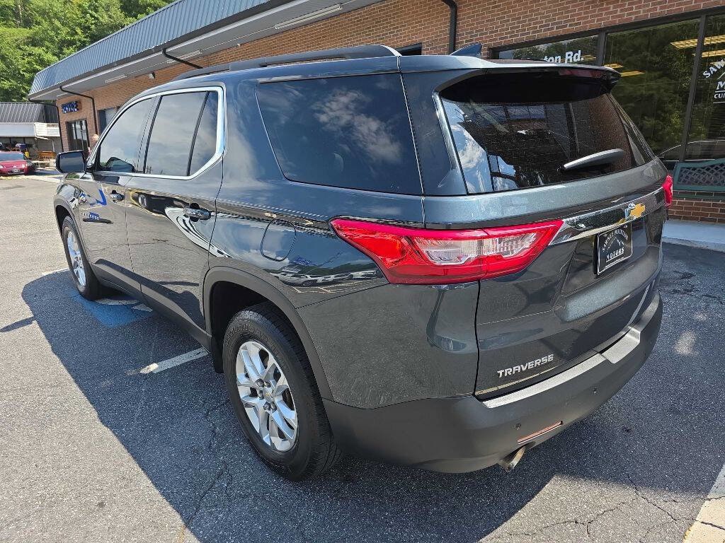 Used 2019 Chevrolet Traverse LT image 2