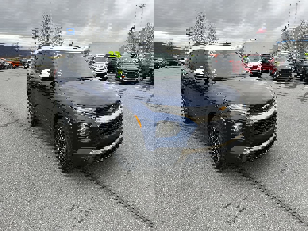 Used 2023 Chevrolet TrailBlazer ACTIV w/ Sun and Liftgate Package image 1