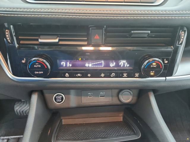 Used 2023 Nissan Rogue SV w/ SV Premium Package image 29