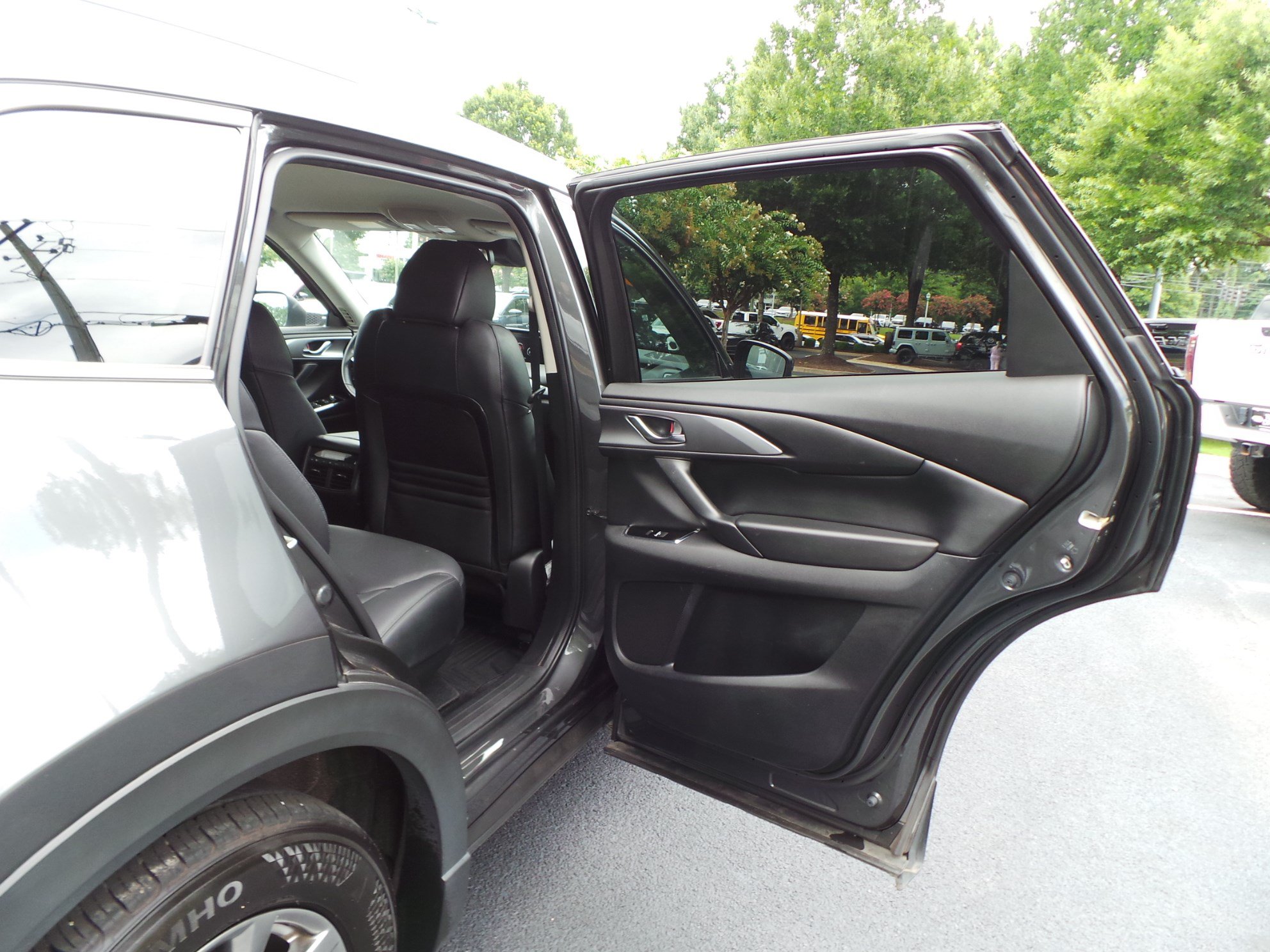 Used 2018 MAZDA CX-9 Touring FWD image 35