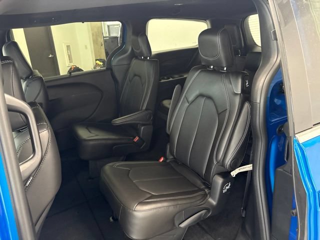 New 2027 Chrysler Pacifica Select AWD/4WD image 17