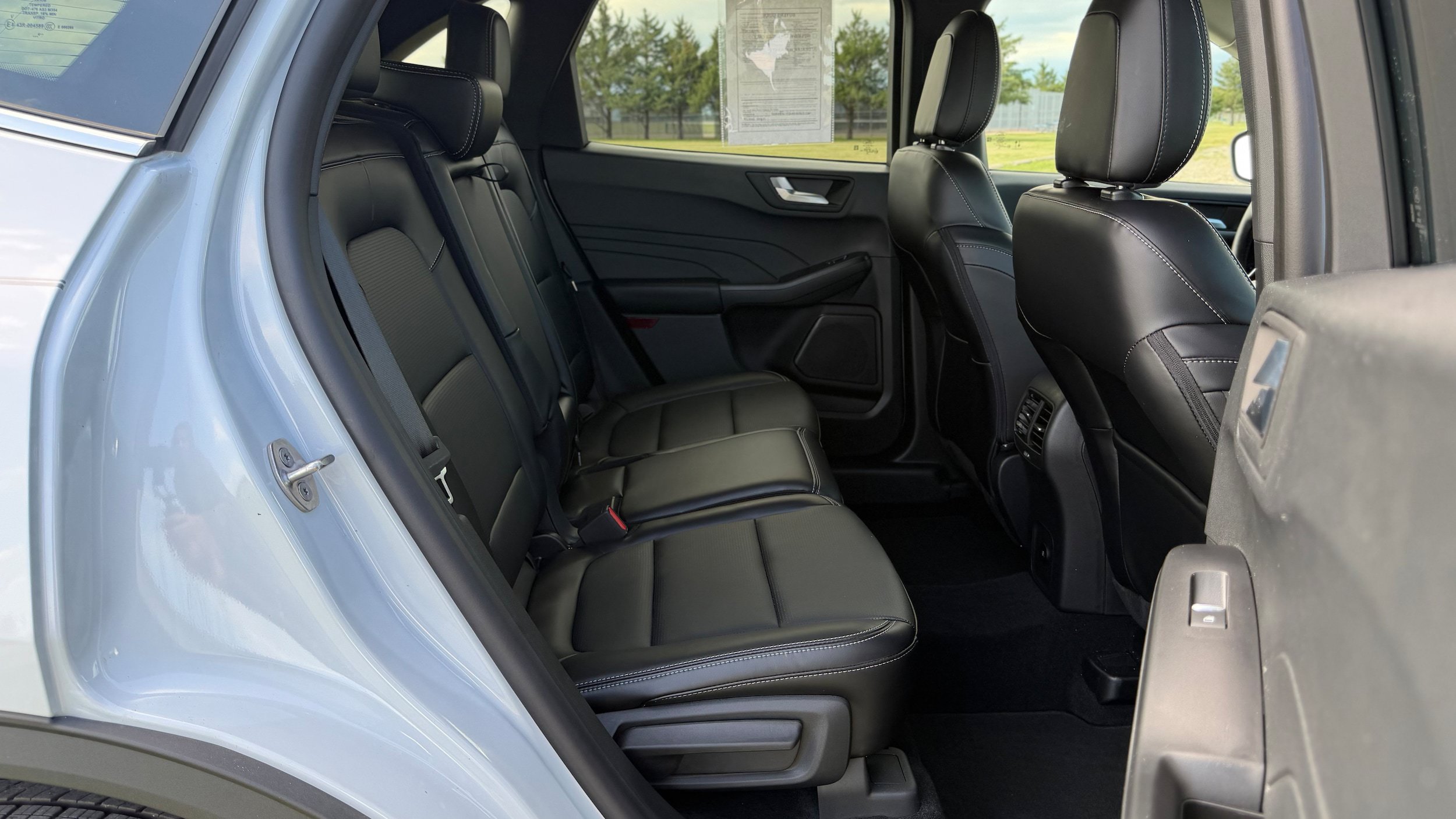 Used 2025 Ford Escape Platinum AWD/4WD image 21