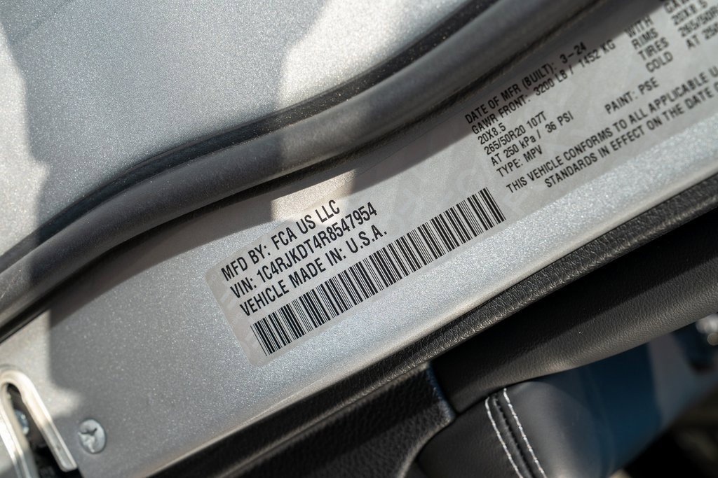 Used 2024 Jeep Grand Cherokee L Overland w/ Luxury Tech Group IV image 26