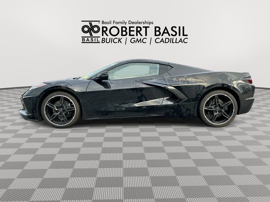 Used 2024 Chevrolet Corvette Stingray Coupe w/ Body-Color Dual Roof Package RWD image 5