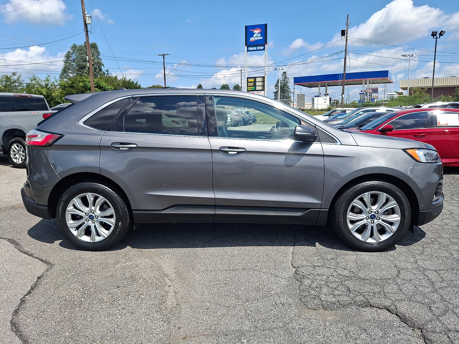 Used 2022 Ford Edge Titanium w/ Equipment Group 301A AWD/4WD image 7
