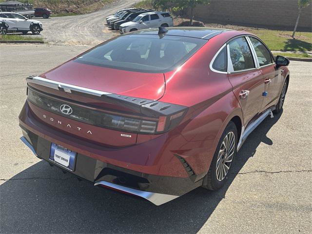 New 2025 Hyundai Sonata Limited image 5